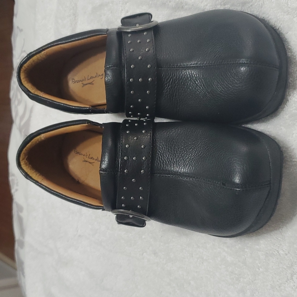 Shoe